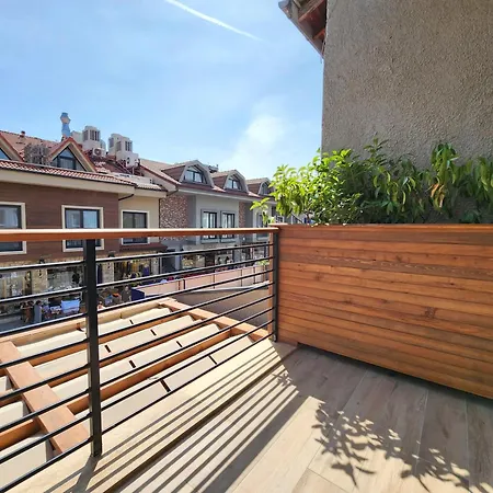 Demir Point By Safiya